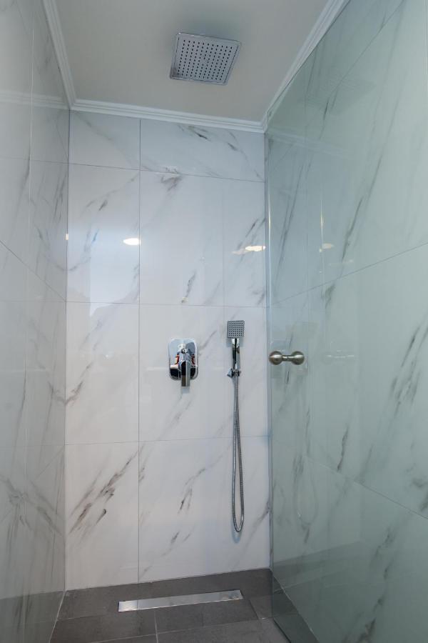 Mr & Mrs K Lofts Apartment Potos Ngoại thất bức ảnh