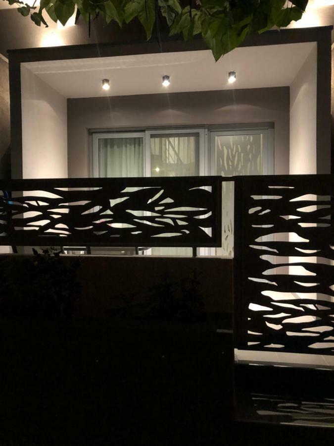 Mr & Mrs K Lofts Apartment Potos Ngoại thất bức ảnh