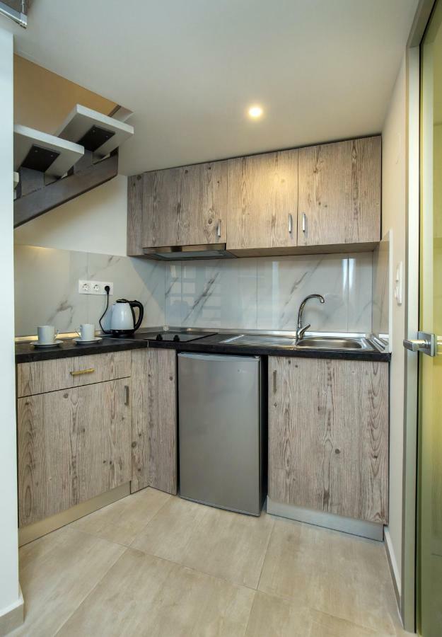 Mr & Mrs K Lofts Apartment Potos Ngoại thất bức ảnh