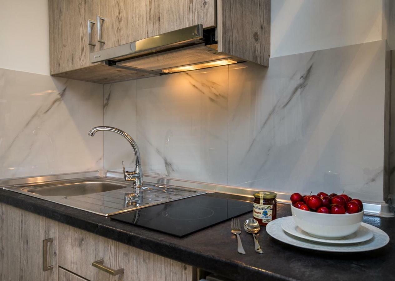 Mr & Mrs K Lofts Apartment Potos Ngoại thất bức ảnh